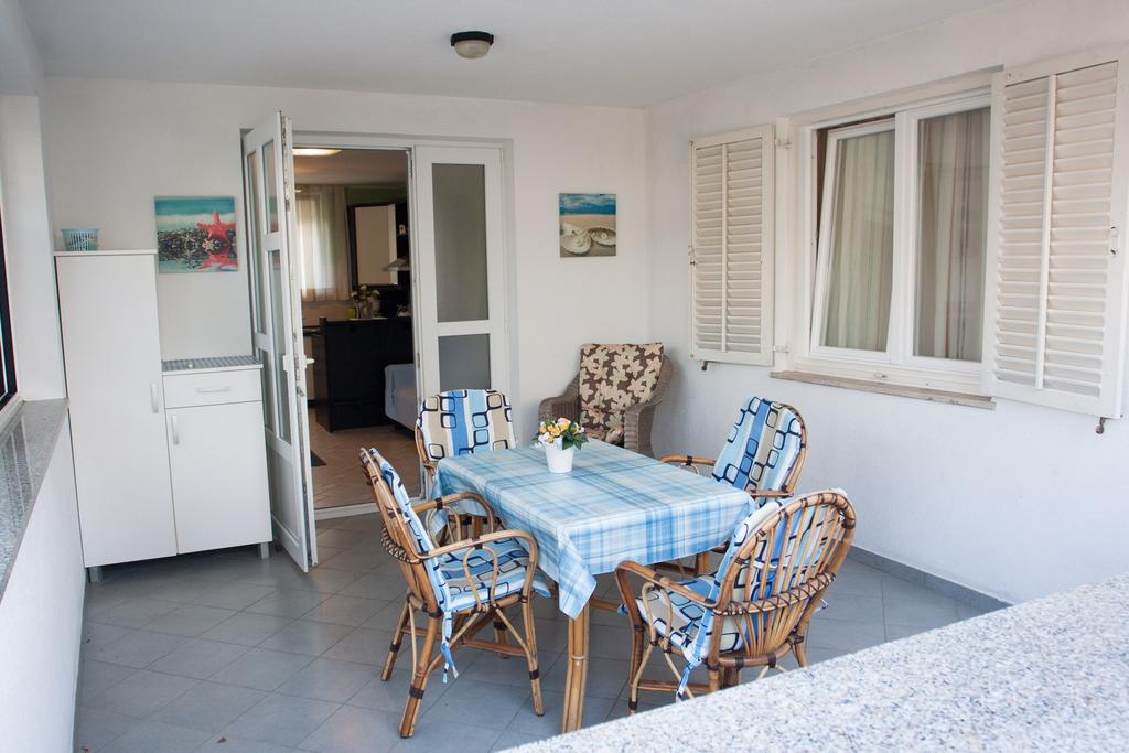 Apartments Silvia โปเรช ภายนอก รูปภาพ