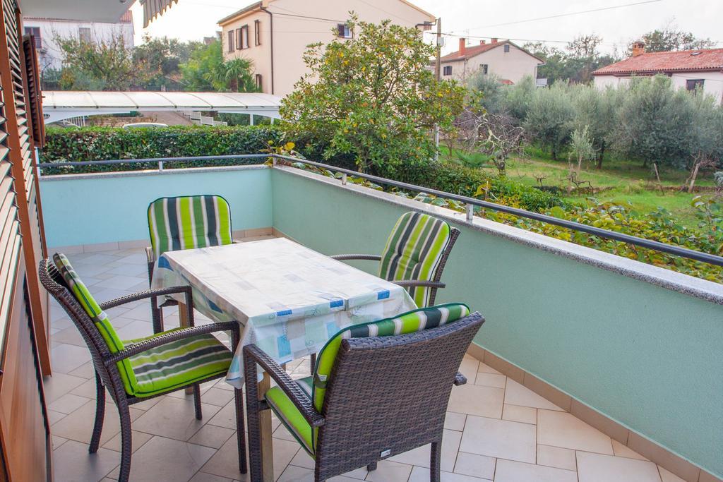 Apartments Silvia โปเรช ภายนอก รูปภาพ