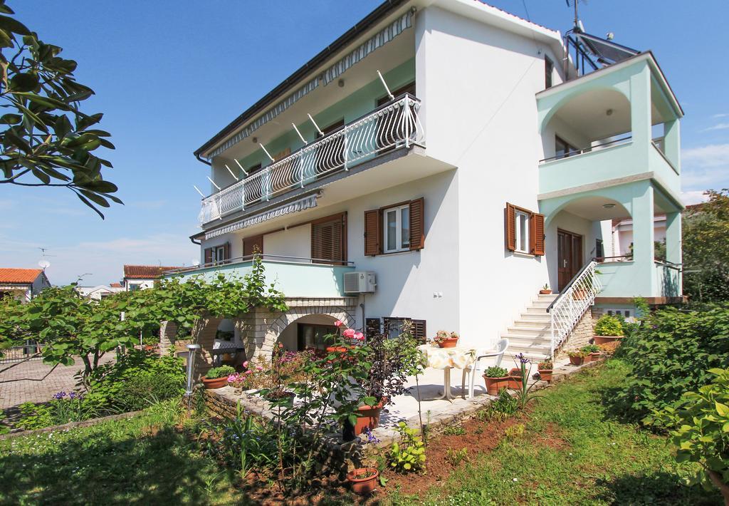 Apartments Silvia โปเรช ภายนอก รูปภาพ