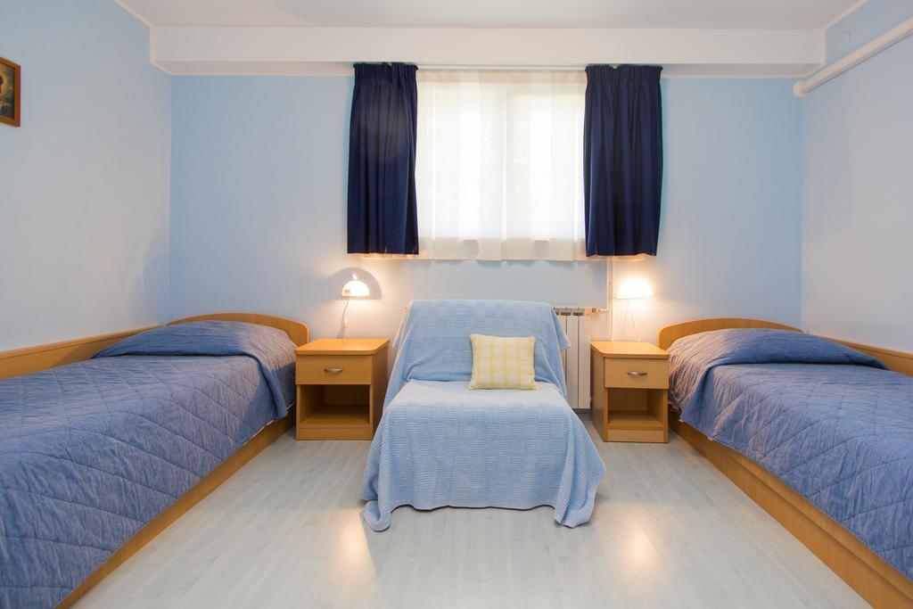 Apartments Silvia โปเรช ภายนอก รูปภาพ