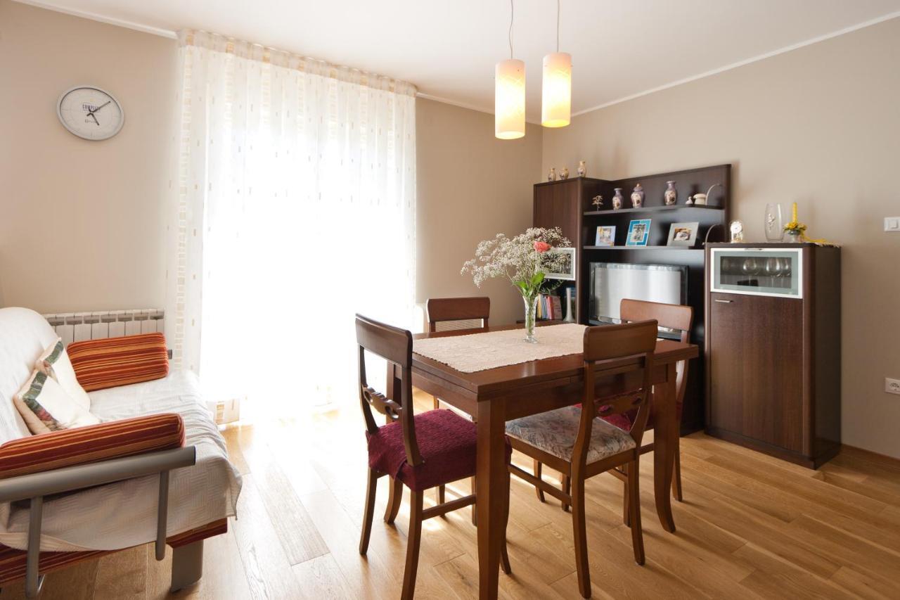 Apartments Silvia โปเรช ภายนอก รูปภาพ
