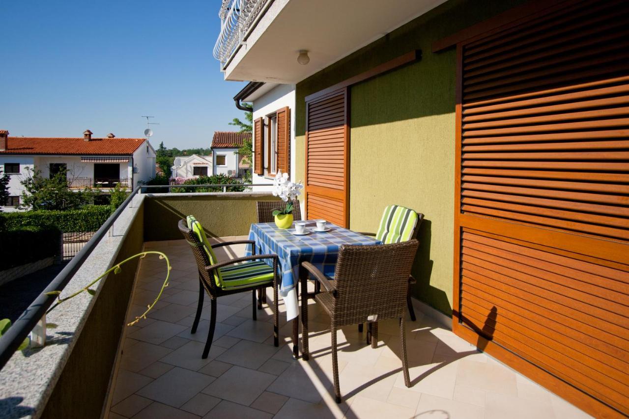 Apartments Silvia โปเรช ภายนอก รูปภาพ